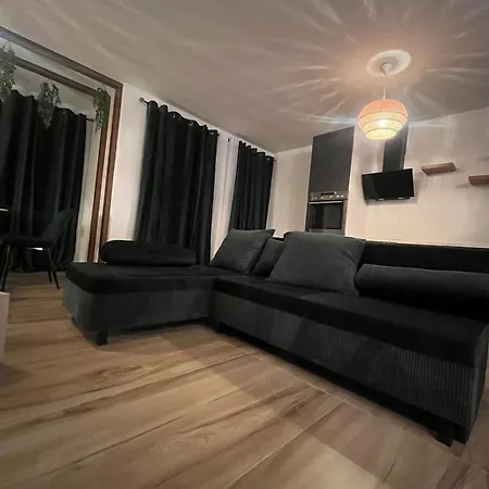 Bega's Bduplex In Golem, Durres ゴーレム