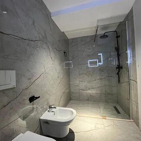 Bega's Bduplex In Golem, Durres ゴーレム